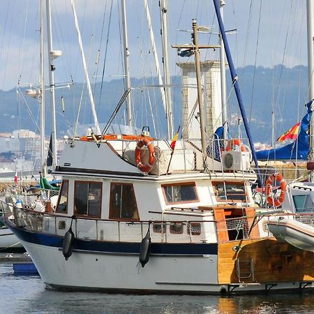 Barco 12 Mts Centro Cangas Екстериор снимка