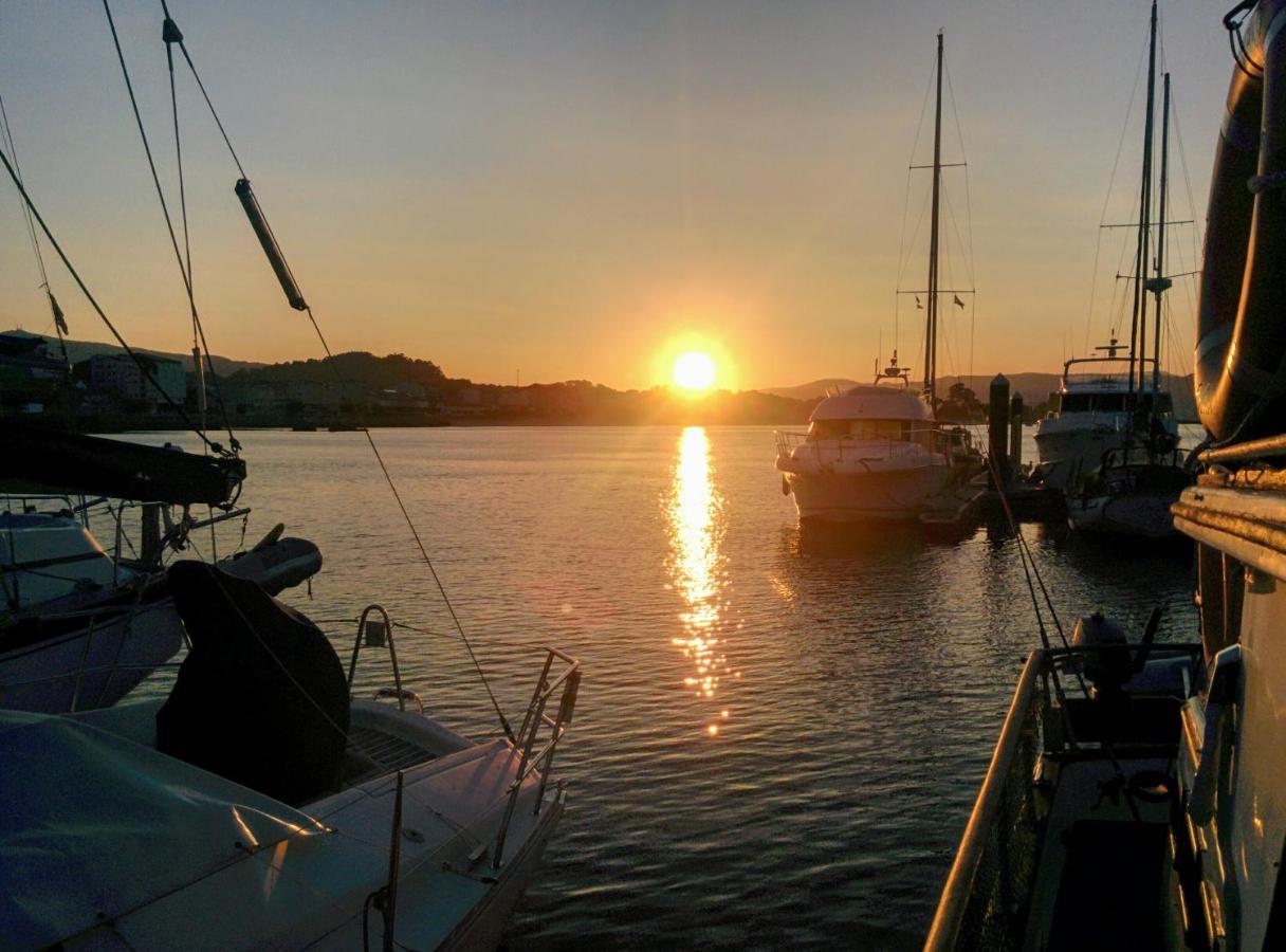 Barco 12 Mts Centro Cangas Екстериор снимка